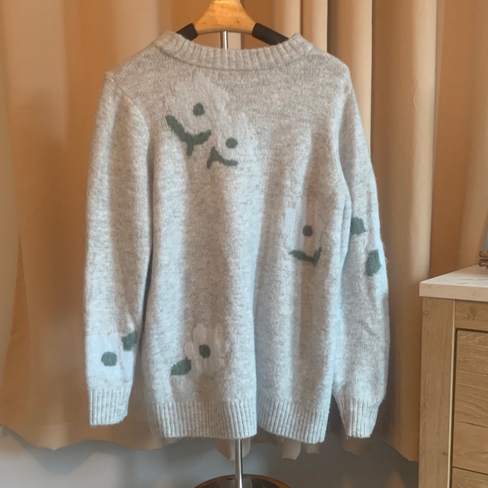 MARKET & SPRUCE Gray Sweater with Green Accents - Picture 3 of 5